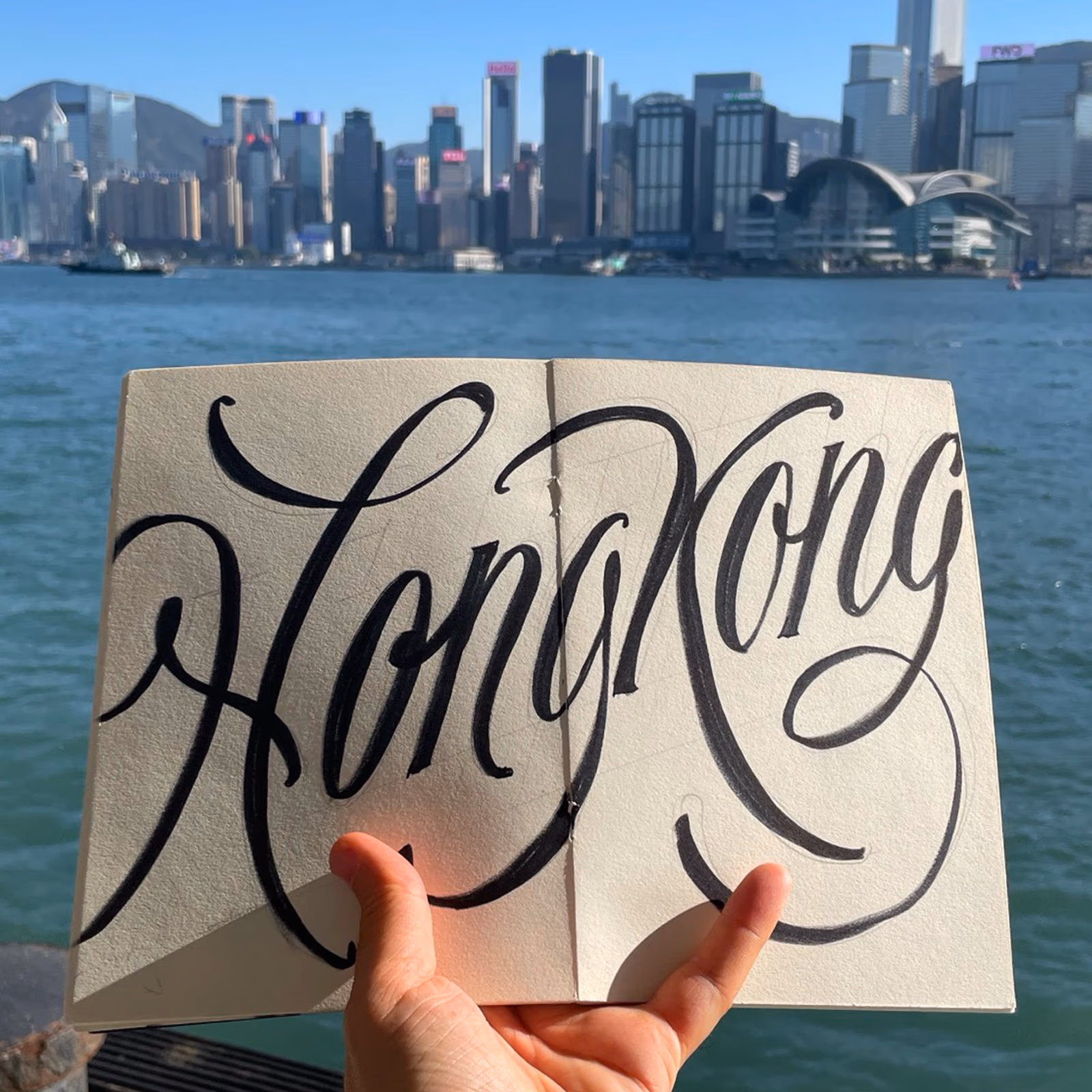 world lettering — processo e resultado por Victor Tognollo (imagem 1)