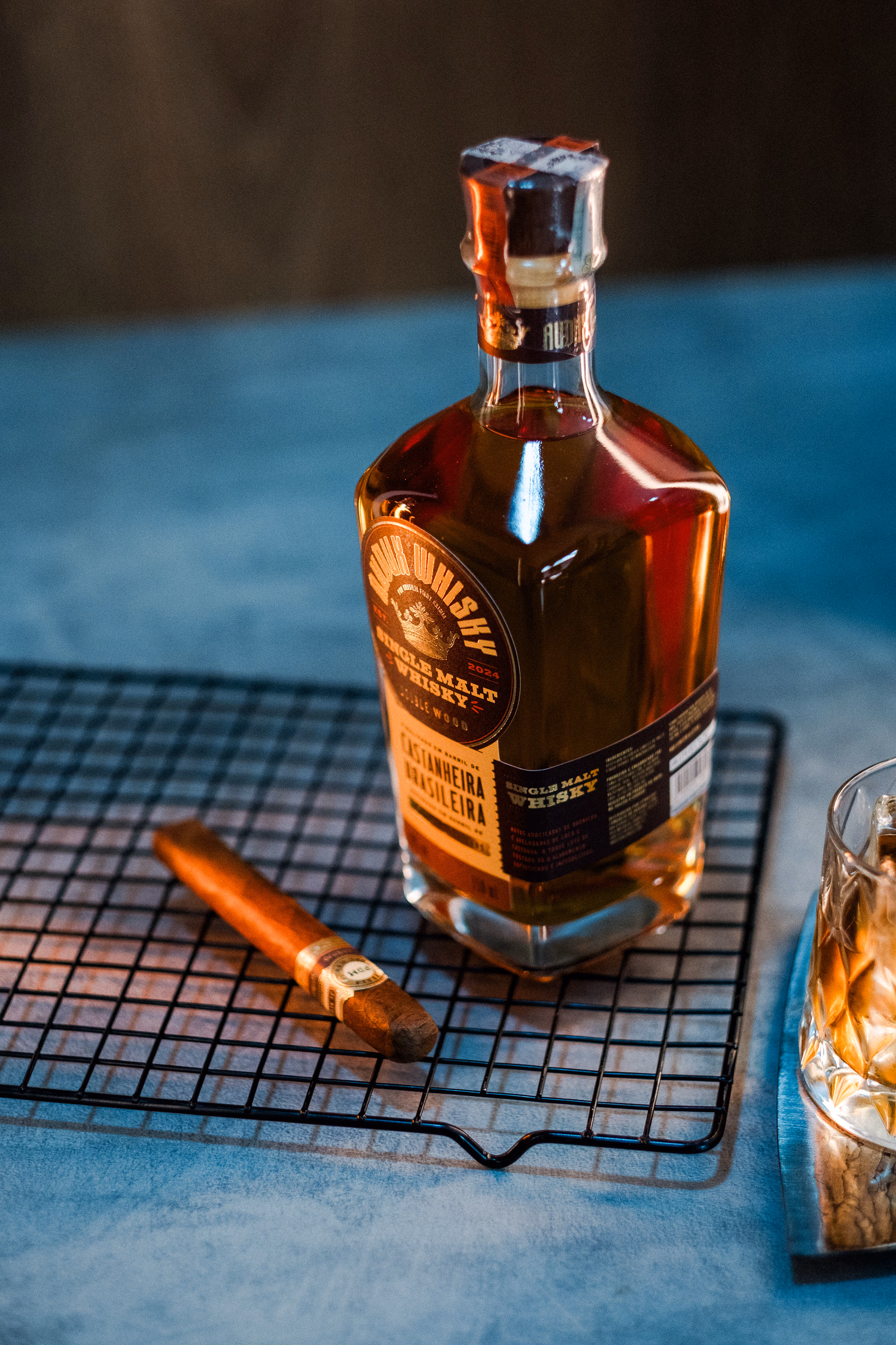 audux whisky — processo e resultado por Victor Tognollo (imagem 8)